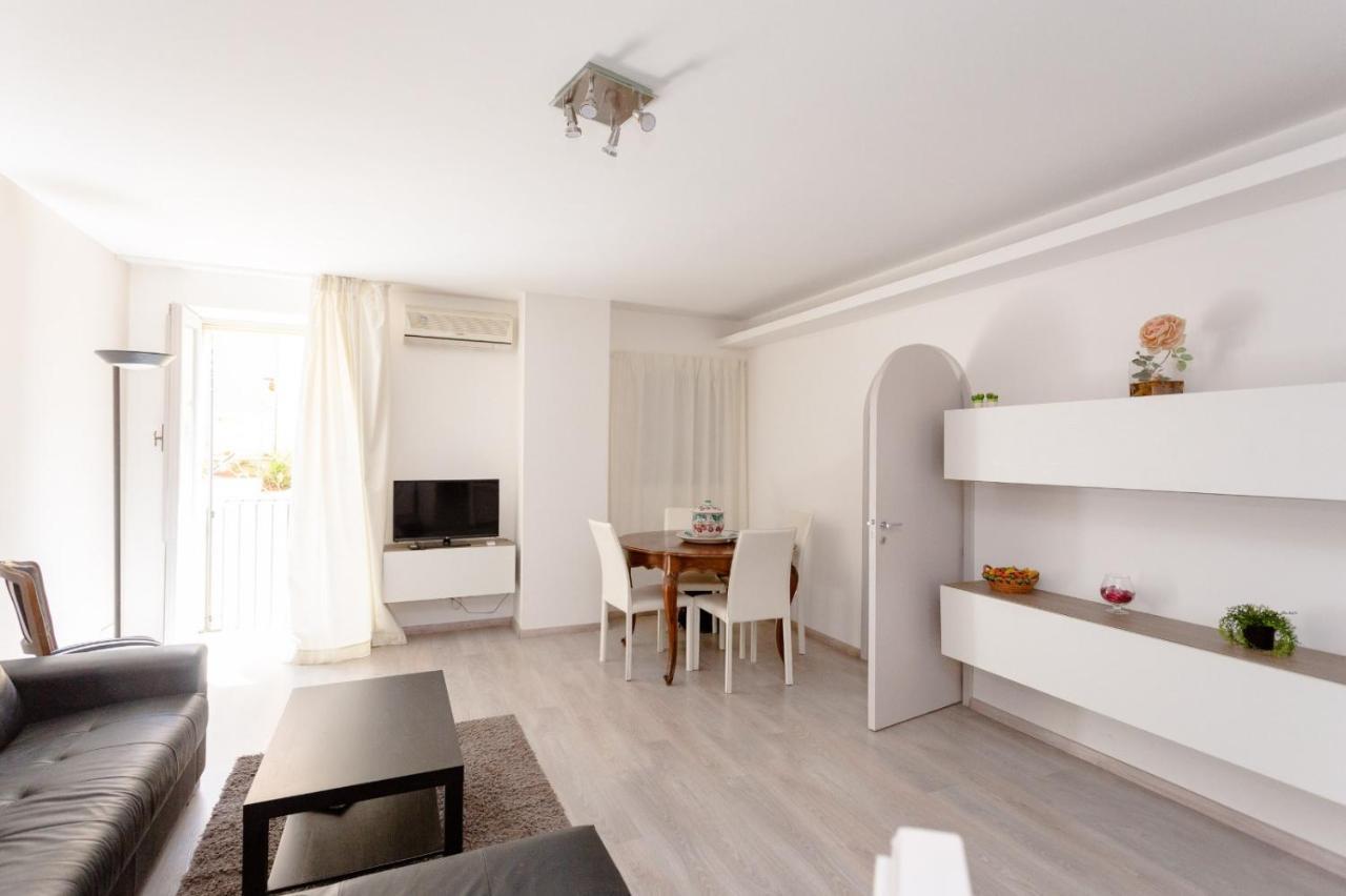 Domus Elisae Apartment Taormina Bagian luar foto
