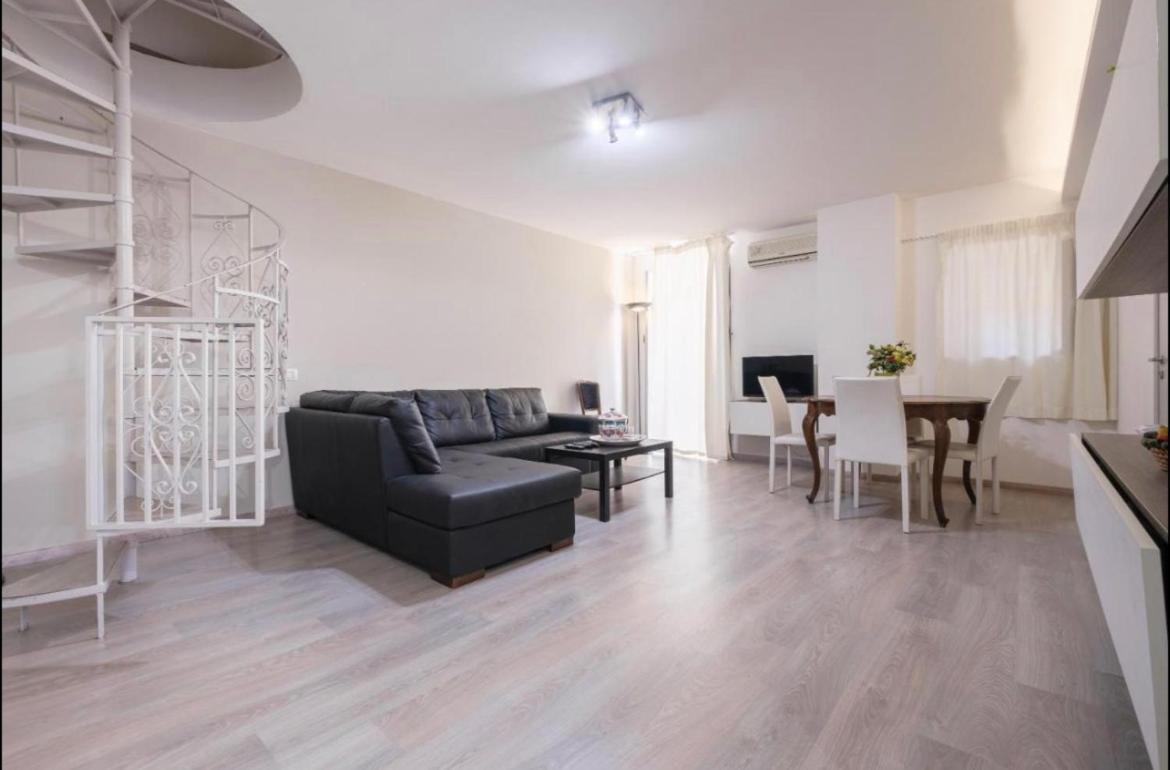 Domus Elisae Apartment Taormina Bagian luar foto